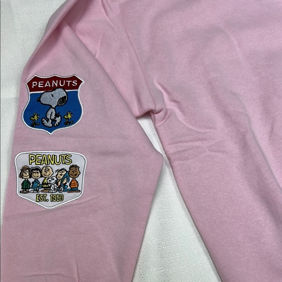 Snoopy embroidered & patch designs zip up jacket with hood NWT! Size M - Picture 5 of 16